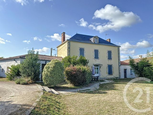 maison à louer - 7 pièces - 192.0 m2 - CHAILLE LES MARAIS - 85 - PAYS-DE-LOIRE - Century 21 Solution Immobilière